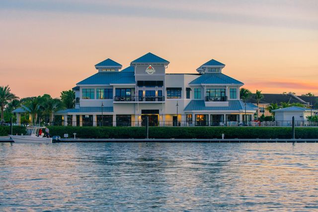 102 Crab Cay Way, Jupiter, FL 33458