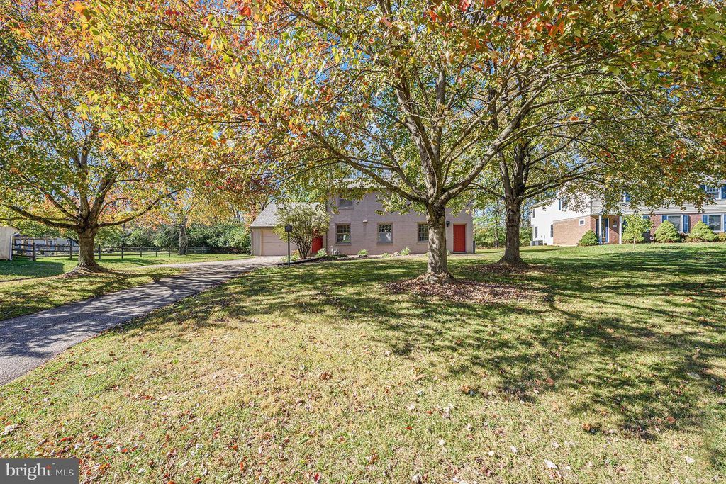 4048 FRIENDS LN, Plymouth Meeting, PA 19462