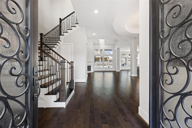 18011 Blue Ridge Shores Drive, Cypress, TX 77433