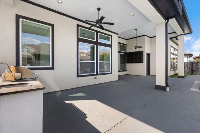 18011 Blue Ridge Shores Drive, Cypress, TX 77433