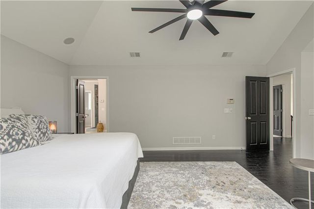 9129 Redbud Lane, Lenexa, KS 66220