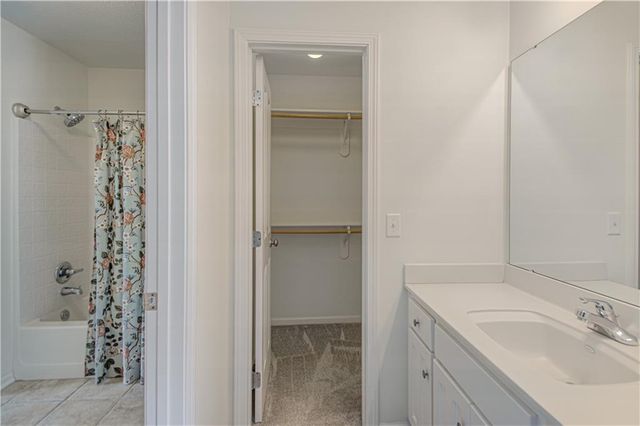 9129 Redbud Lane, Lenexa, KS 66220