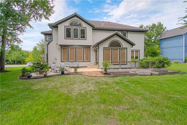 9129 Redbud Lane, Lenexa, KS 66220