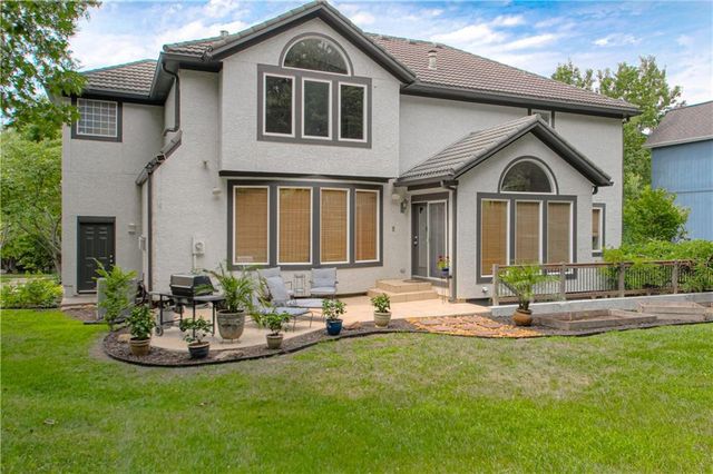 9129 Redbud Lane, Lenexa, KS 66220