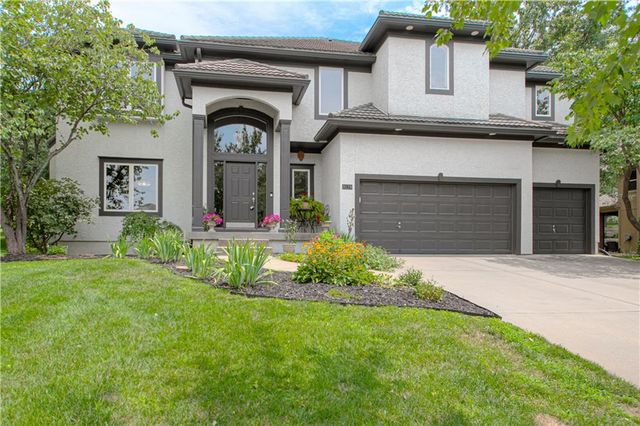 9129 Redbud Lane, Lenexa, KS 66220
