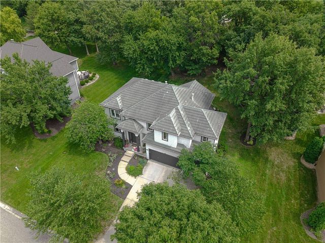 9129 Redbud Lane, Lenexa, KS 66220