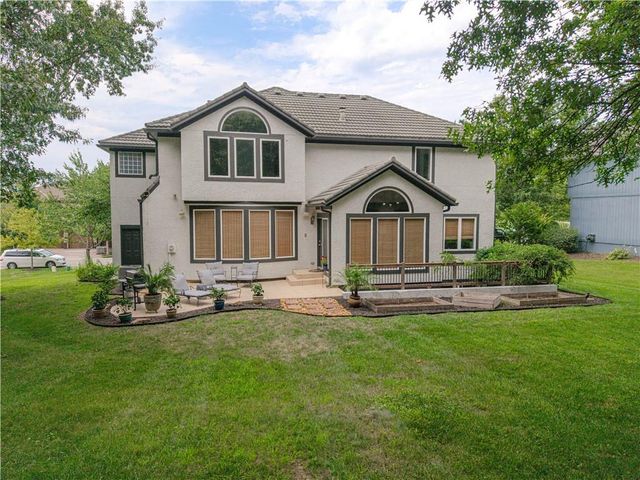 9129 Redbud Lane, Lenexa, KS 66220