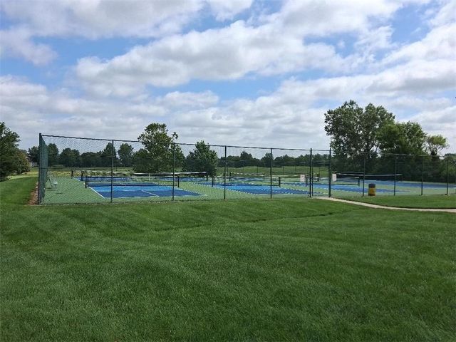 9129 Redbud Lane, Lenexa, KS 66220