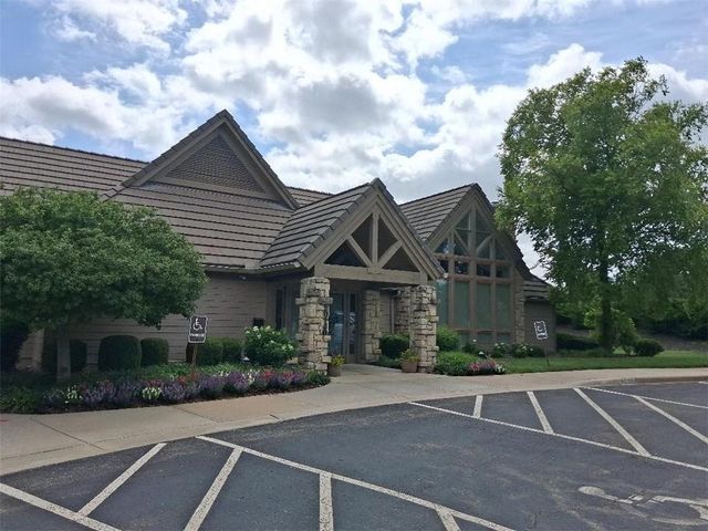 9129 Redbud Lane, Lenexa, KS 66220
