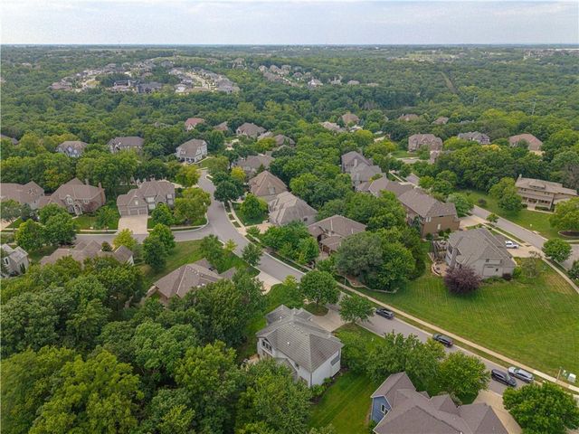 9129 Redbud Lane, Lenexa, KS 66220