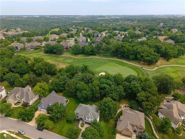 9129 Redbud Lane, Lenexa, KS 66220