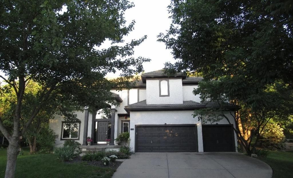 9129 Redbud Lane, Lenexa, KS 66220