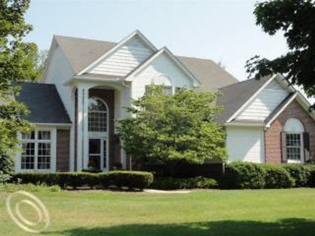 7304 Ilanaway Drive, West Bloomfield, MI 48324