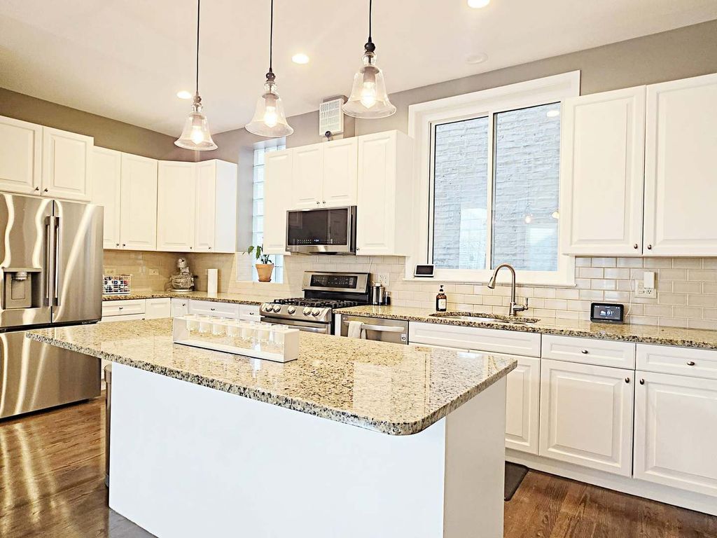 4240 N KENMORE Avenue 3N, Chicago, IL 60613 — photo 5