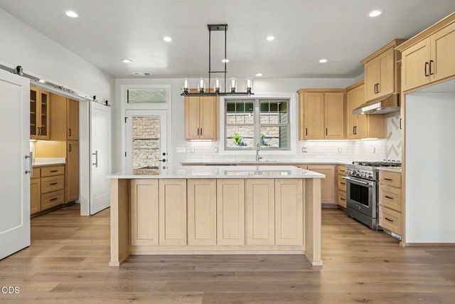 4019 Sunleaf Avenue, Medford, OR 97504