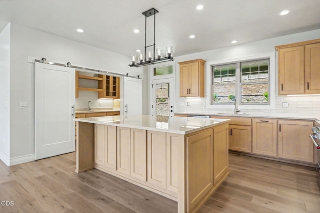 4019 Sunleaf Avenue, Medford, OR 97504