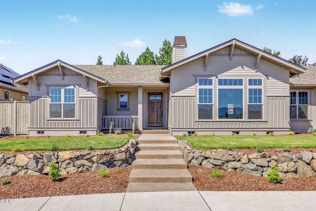 4019 Sunleaf Avenue, Medford, OR 97504