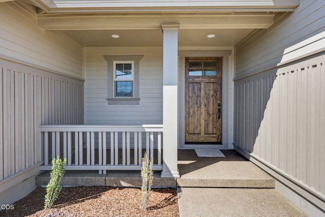 4019 Sunleaf Avenue, Medford, OR 97504