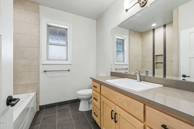 4019 Sunleaf Avenue, Medford, OR 97504