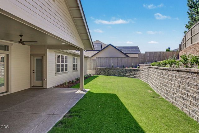 4019 Sunleaf Avenue, Medford, OR 97504