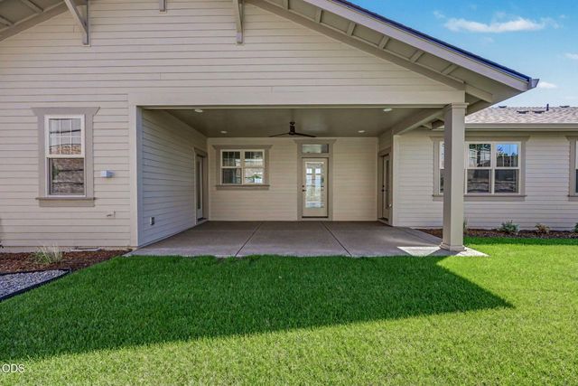 4019 Sunleaf Avenue, Medford, OR 97504