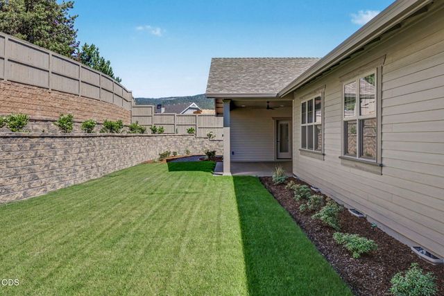 4019 Sunleaf Avenue, Medford, OR 97504