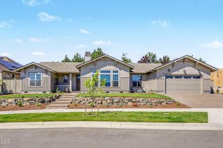 4019 Sunleaf Avenue, Medford, OR 97504