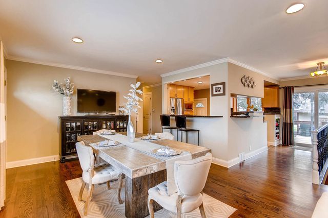 1810 W Lincoln Street, Mount Prospect, IL 60056