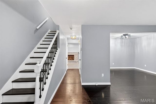 2529 Grayford Walk, St Louis, MO 63129