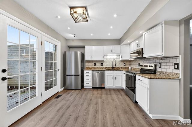 2529 Grayford Walk, St Louis, MO 63129