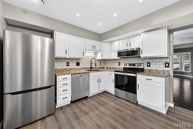 2529 Grayford Walk, St Louis, MO 63129