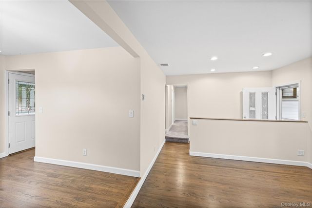 1091 Gardiner Drive, Bay Shore, NY 11706