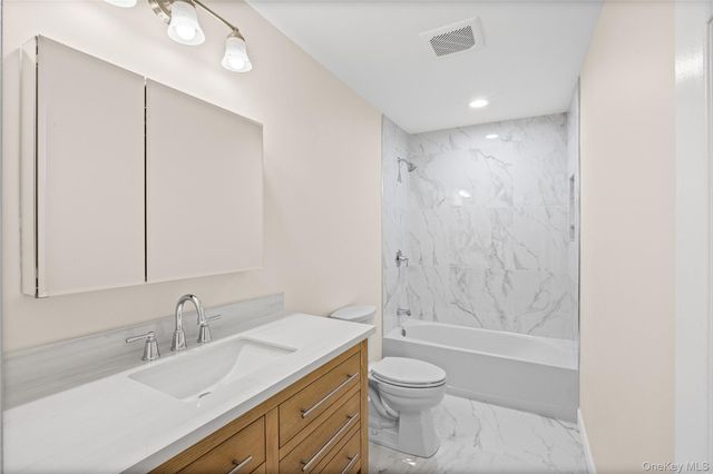 1091 Gardiner Drive, Bay Shore, NY 11706