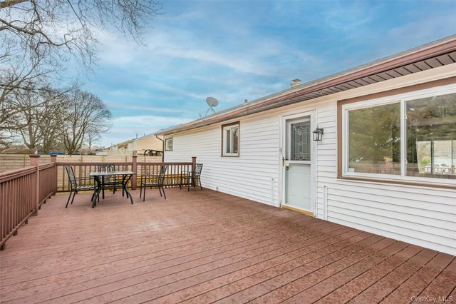 1091 Gardiner Drive, Bay Shore, NY 11706