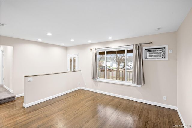 1091 Gardiner Drive, Bay Shore, NY 11706