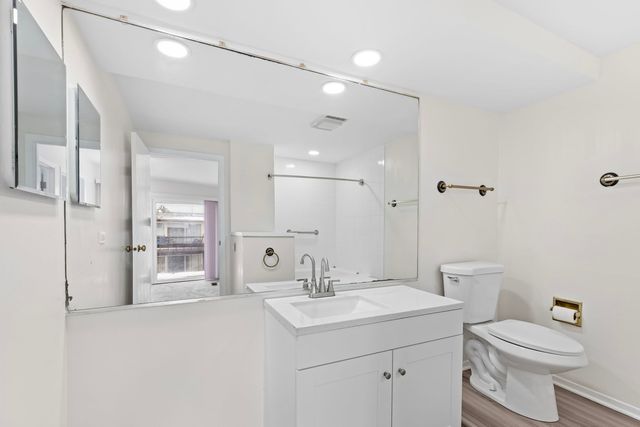 1571 Winnetka Road, Glenview, IL 60025