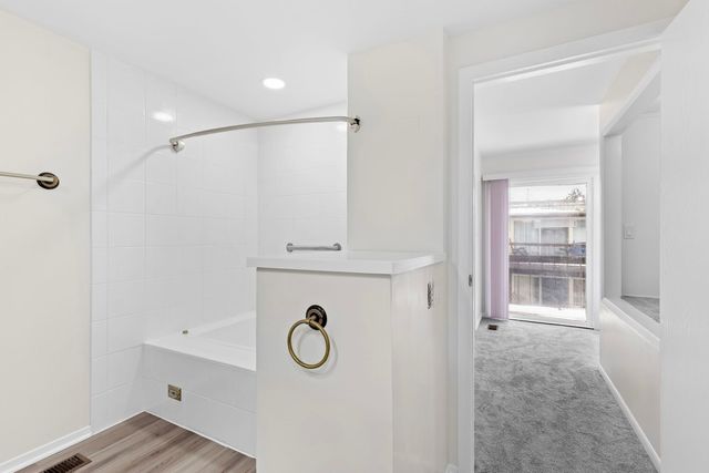 1571 Winnetka Road, Glenview, IL 60025