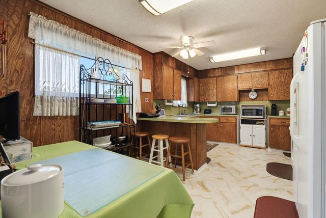 616 Lay RD, Lockhart, TX 78644