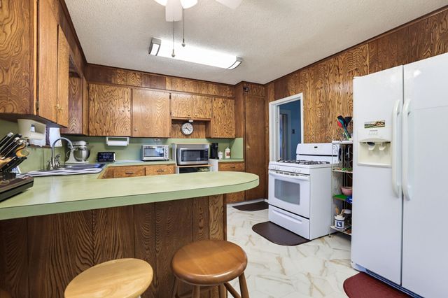 616 Lay RD, Lockhart, TX 78644