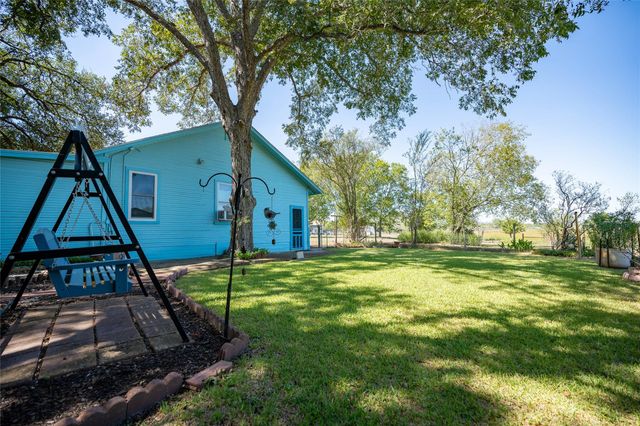616 Lay RD, Lockhart, TX 78644
