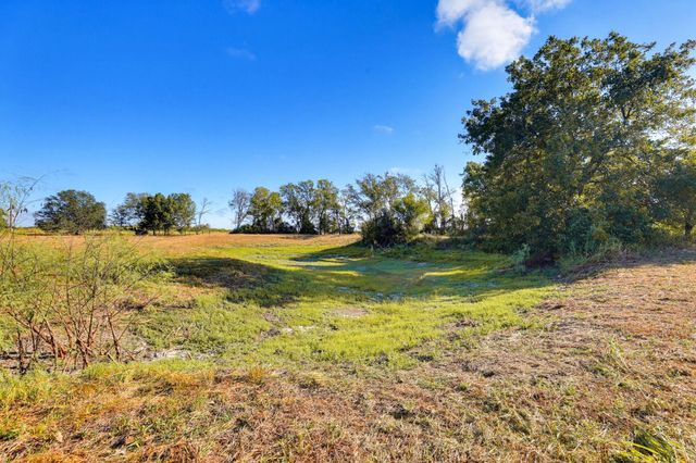 616 Lay RD, Lockhart, TX 78644