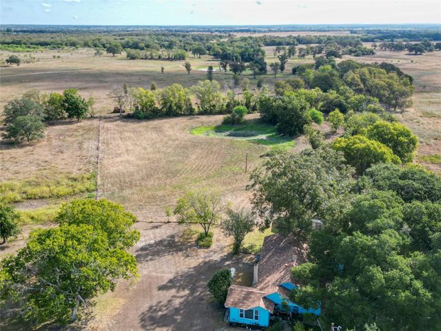 616 Lay RD, Lockhart, TX 78644