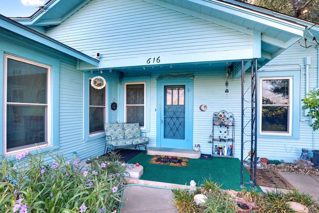 616 Lay RD, Lockhart, TX 78644