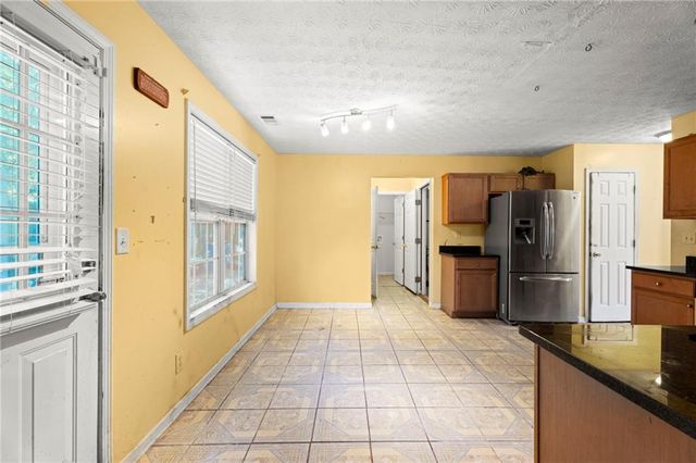 6833 Wynmeadow, Stone Mountain, GA 30087