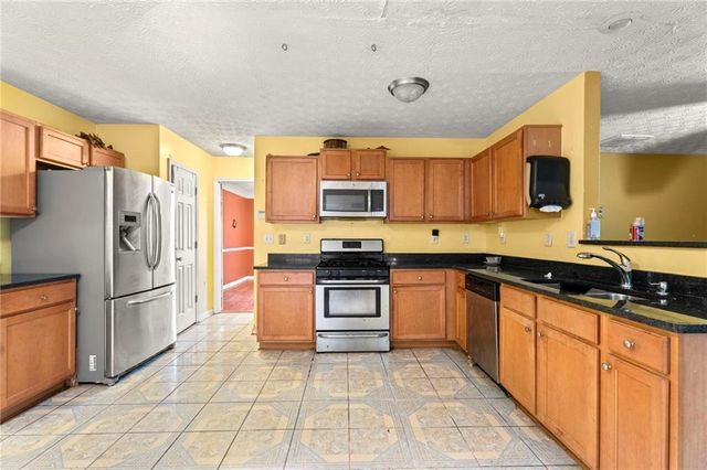6833 Wynmeadow, Stone Mountain, GA 30087