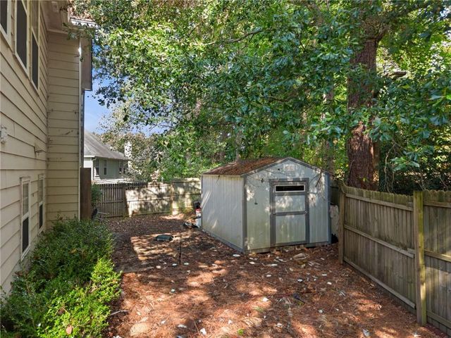 6833 Wynmeadow, Stone Mountain, GA 30087