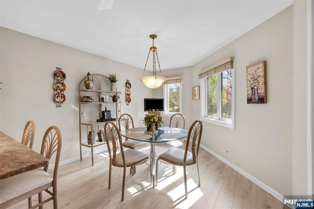 19 Indian Field Court, Mahwah, NJ 07430