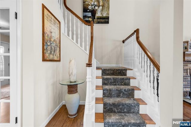 19 Indian Field Court, Mahwah, NJ 07430