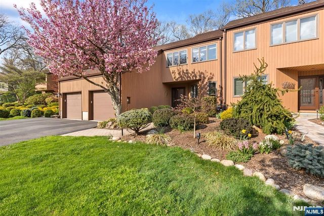 19 Indian Field Court, Mahwah, NJ 07430