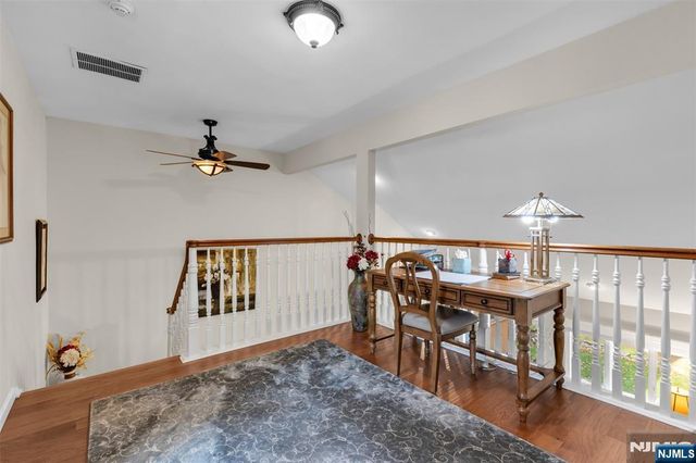 19 Indian Field Court, Mahwah, NJ 07430